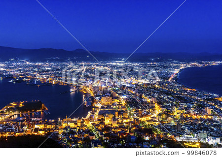 函館夜景（九月北海道晴天） 99846078