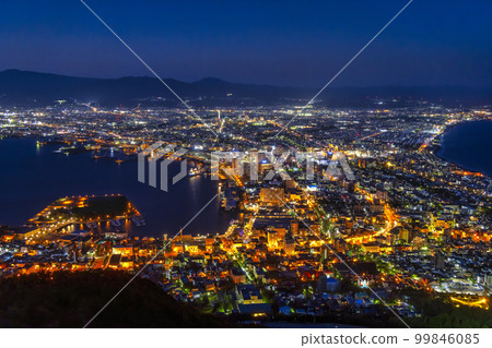 函館夜景（九月北海道晴天） 99846085
