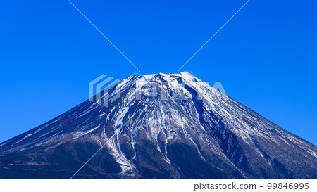 Fuji covered with snow close-up (Osawa collapse) 99846995