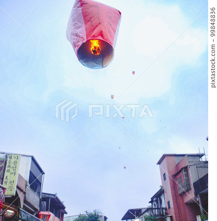 Throwing enough lanterns Lanterns dancing in the sky Throwing enough lanterns Lanterns dancing in the sky 99848836