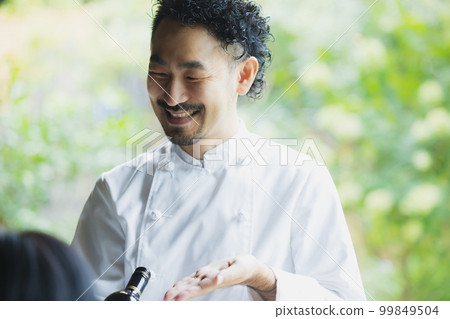 Restaurant chef 99849504