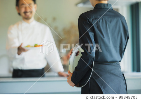 Restaurant chef 99849703