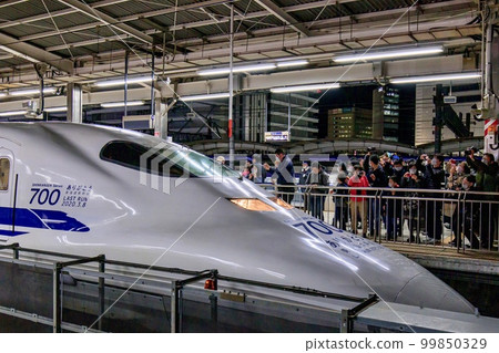 退休前的700系新幹線名古屋站 99850329