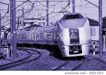 Connecting Joshu and Ueno…Limited Express “Akagi” 651 Series 1000 99851923