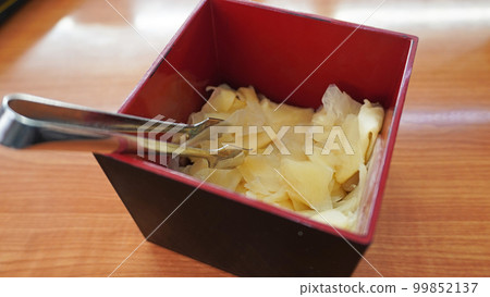 Free gari on the table Free gari on the table 99852137