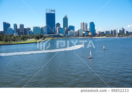 Perth skyscrapers and bustling Swan River 99852213