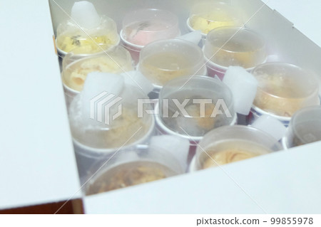 Take-out ice cream and dry ice 02 99855978