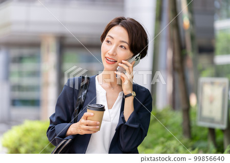 Business woman 99856640