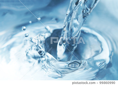 Water falling on the water surface Splashes/water column 99860990