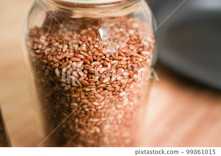 罐子裡的米飯 罐子裡的米飯 99861015