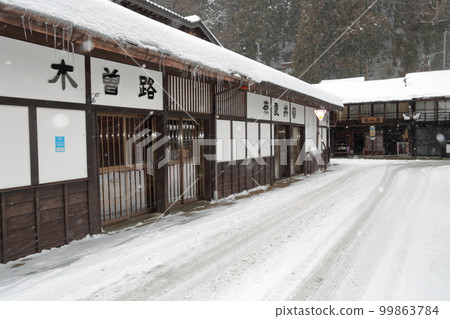 Midwinter post town (Narai-juku, Shiojiri City, Nagano Prefecture) Midwinter post town (Narai-juku, Shiojiri City, Nagano Prefecture) 99863784