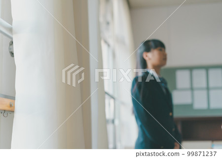 classroom, high school student, high school girl 99871237