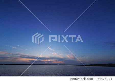 夢幻般的冬季黃昏天空和港口・冬季‣超廣角・天空為主・230112pm 夢幻般的冬季黃昏天空和港口・冬季‣超廣角・天空為主・230112pm 99874044