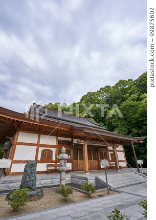 Hogonji Temple is designated as an Ehime Prefectural Historic Site as the birthplace of Ippen Shonin. Jishu temple. 99875602