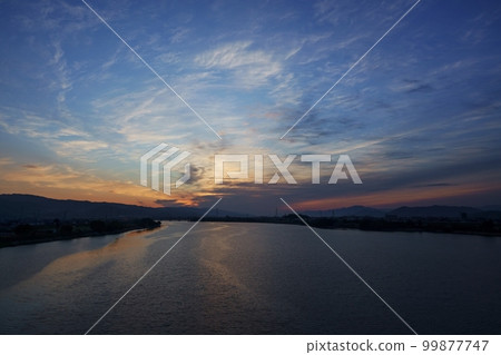 Spring sunrise sky and reflected river ・Sky main ・220502am Spring sunrise sky and reflected river ・Sky main ・220502am 99877747