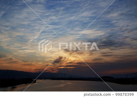 Spring sunrise sky and reflected river ・Sky main ・220502am Spring sunrise sky and reflected river ・Sky main ・220502am 99878399