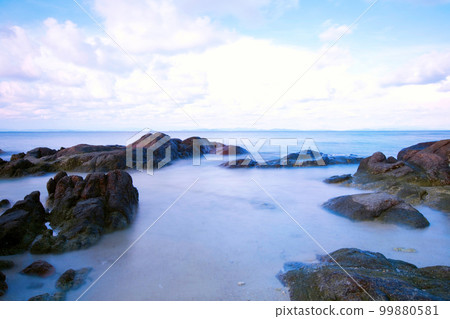 Beautiful scenic of Koh Mun Nok island ,most popular traveling destination in Rayong, Thailand. 99880581