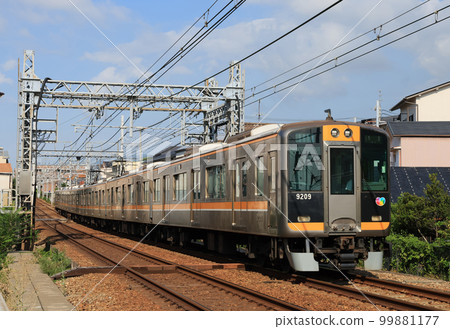 內町站附近運行的阪神9000系列列車 內町站附近運行的阪神9000系列列車 99881177