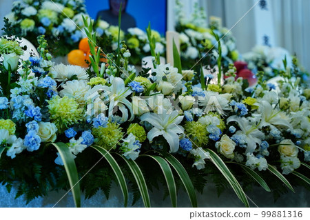 Fashionable flower altar Fashionable flower altar 99881316