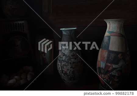 古董瓷器店陳列 99882178