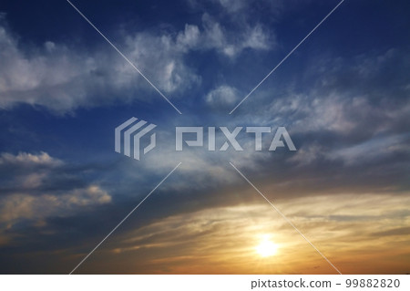 Spring evening sky with various clouds / wide angle / sky mainly / 220505pm Spring evening sky with various clouds / wide angle / sky mainly / 220505pm 99882820
