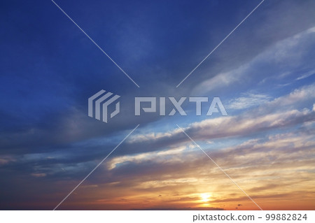 Spring evening sky with various clouds / wide angle / sky mainly / 220505pm 99882824