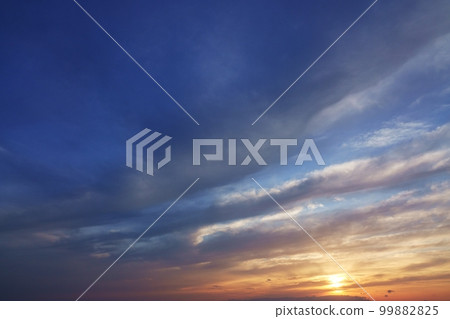 Spring evening sky with various clouds / wide angle / sky mainly / 220505pm 99882825