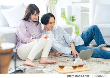 已婚夫婦，家庭，生活方式，客廳 99886669