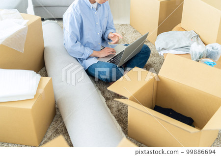 Moving Transfer Packing Male Living Lifestyle 99886694