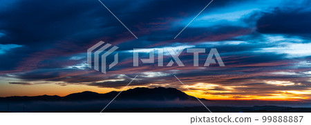 Daikanbo Dawn Panorama [Aso City, Kumamoto Prefecture] 99888887