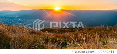 Daikanbo Sunset and Autumn Leaves Panorama [Aso City, Kumamoto Prefecture] 99889214