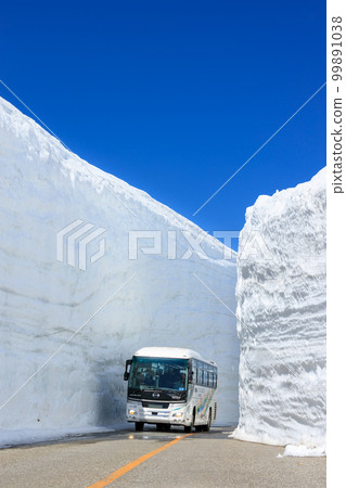 Toyama Tateyama Murodo_Superb View of Snow Otani 99891038