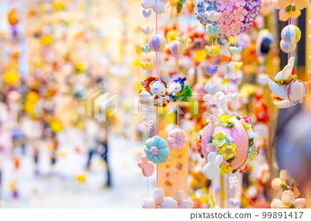 Hanging ornaments and hanging dolls 99891417