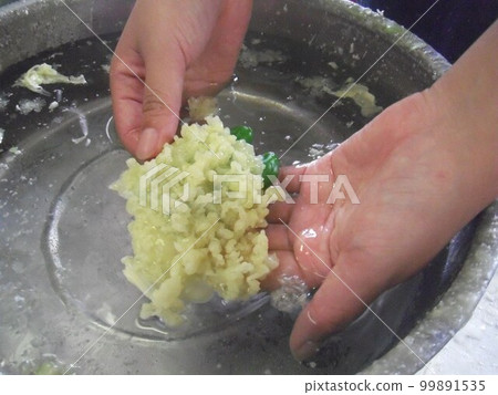 Tempura food sample making 99891535