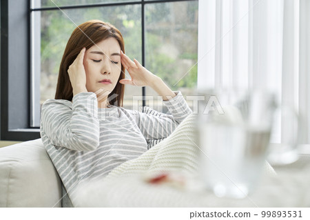 Headache, pain, young woman, home, housing, young woman, Korean Headache, pain, young woman, home, housing, young woman, Korean 99893531