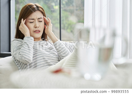 頭痛，疼痛，年輕女人，家，住房，年輕女人，韓國人 99893555