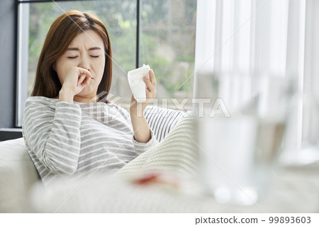 流鼻血,流鼻血,感冒,疼痛,少婦,家,住房,少婦,韓語 流鼻血,流鼻血,感冒,疼痛,少婦,家,住房,少婦,韓語 99893603