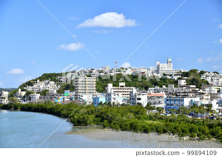 Retsuryu Bridge / Kokuba River, looking towards Kakazu, Tomigusuku City from Manko (Tomigusuku City, Okinawa Prefecture) [February 2023] 99894109