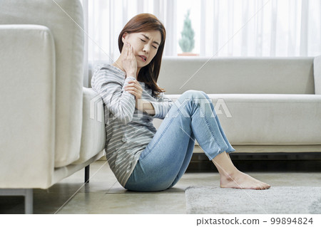 牙痛,疼痛,年輕女人,家,住房,年輕女人,韓國人 牙痛,疼痛,年輕女人,家,住房,年輕女人,韓國人 99894824