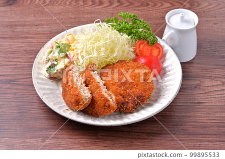 An image of mince cutlet, a Western-style side dish. 99895533