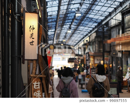 Scenery of Atami Nakamise Shopping Street 99897555