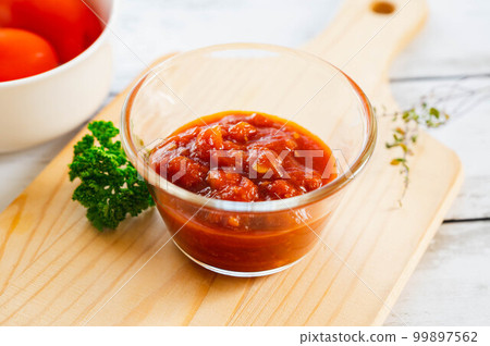 Homemade tomato sauce Homemade tomato sauce 99897562