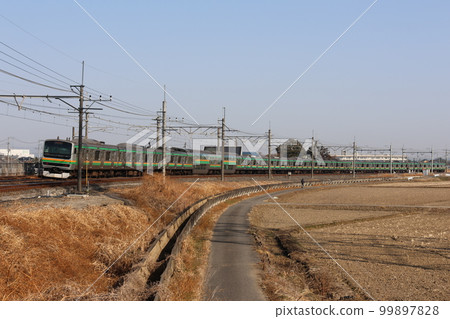 A train running on the JR Utsunomiya Line A train running on the JR Utsunomiya Line 99897828
