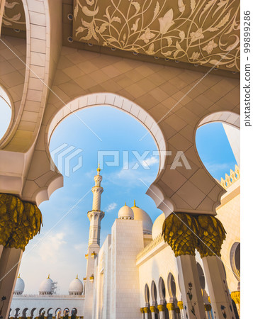 The Sheikh Zayed Grand Mosque during sunset, in Abu Dhabi, United Arab Emirates The Sheikh Zayed Grand Mosque during sunset, in Abu Dhabi, United Arab Emirates 99899286