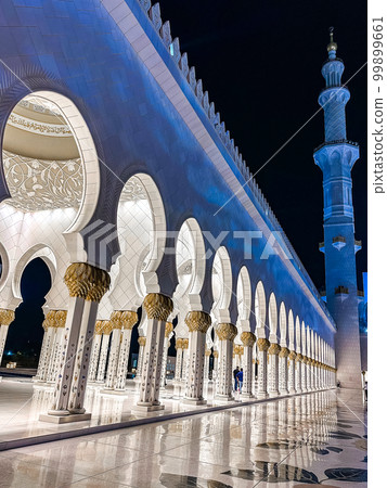 The Sheikh Zayed Grand Mosque at night, in Abu Dhabi, United Arab Emirates The Sheikh Zayed Grand Mosque at night, in Abu Dhabi, United Arab Emirates 99899661