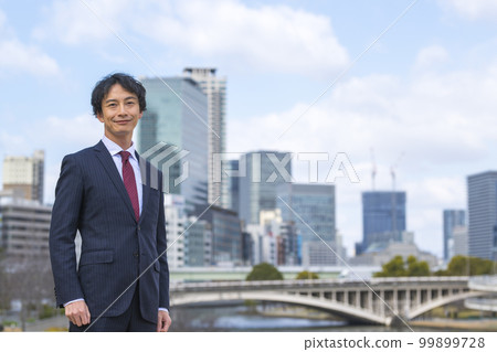 Business man Osaka 99899728