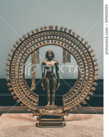 Interior of the Louvre Museum in Abu Dhabi, United Arab emirates 99900084