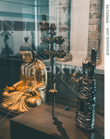 Interior of the Louvre Museum in Abu Dhabi, United Arab emirates 99900248