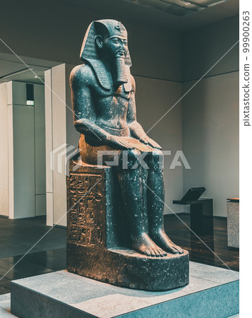 Interior of the Louvre Museum in Abu Dhabi, United Arab emirates Interior of the Louvre Museum in Abu Dhabi, United Arab emirates 99900263