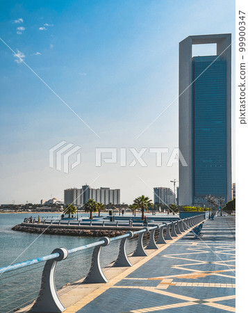 Abu Dhabi Corniche promenade in Al Marina, cycle and pedestrian pathways in United Arab Emirates Abu Dhabi Corniche promenade in Al Marina, cycle and pedestrian pathways in United Arab Emirates 99900347